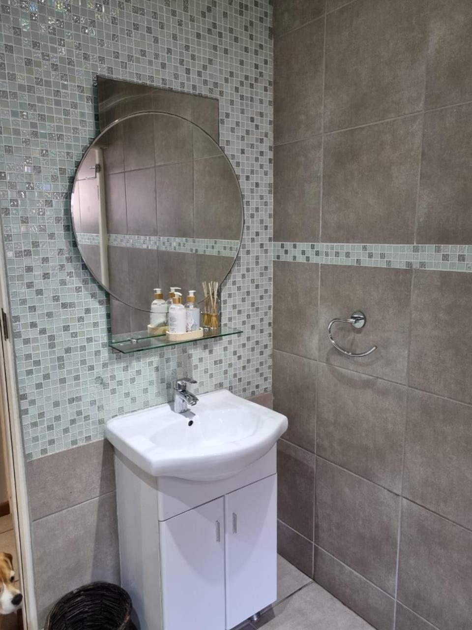 Hope Lodge East London Extérieur photo
